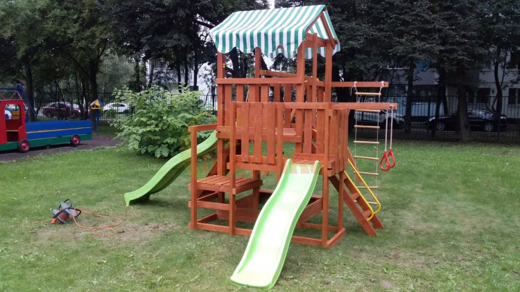 Wooden playground Hit 5